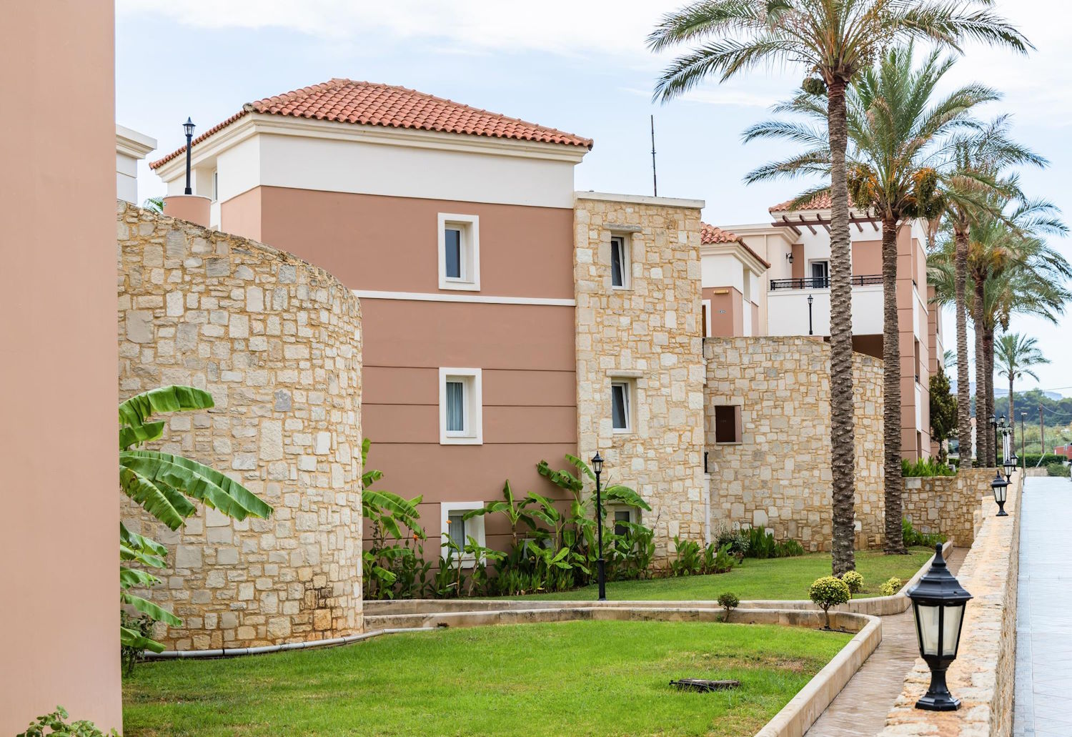 Hiszpania: Przegląd rynku nieruchomości – analiza ofert domów i mieszkań na sprzedaż